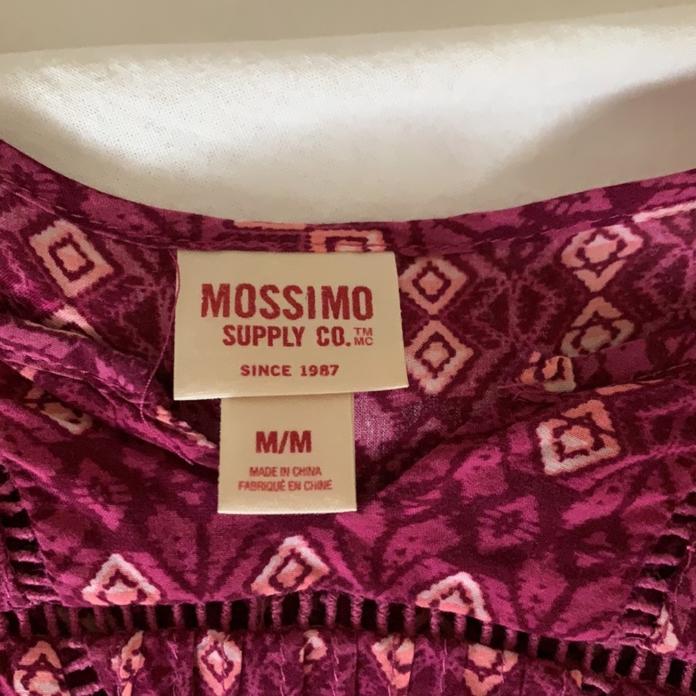 Mossimo  top. - Picture 5 of 7